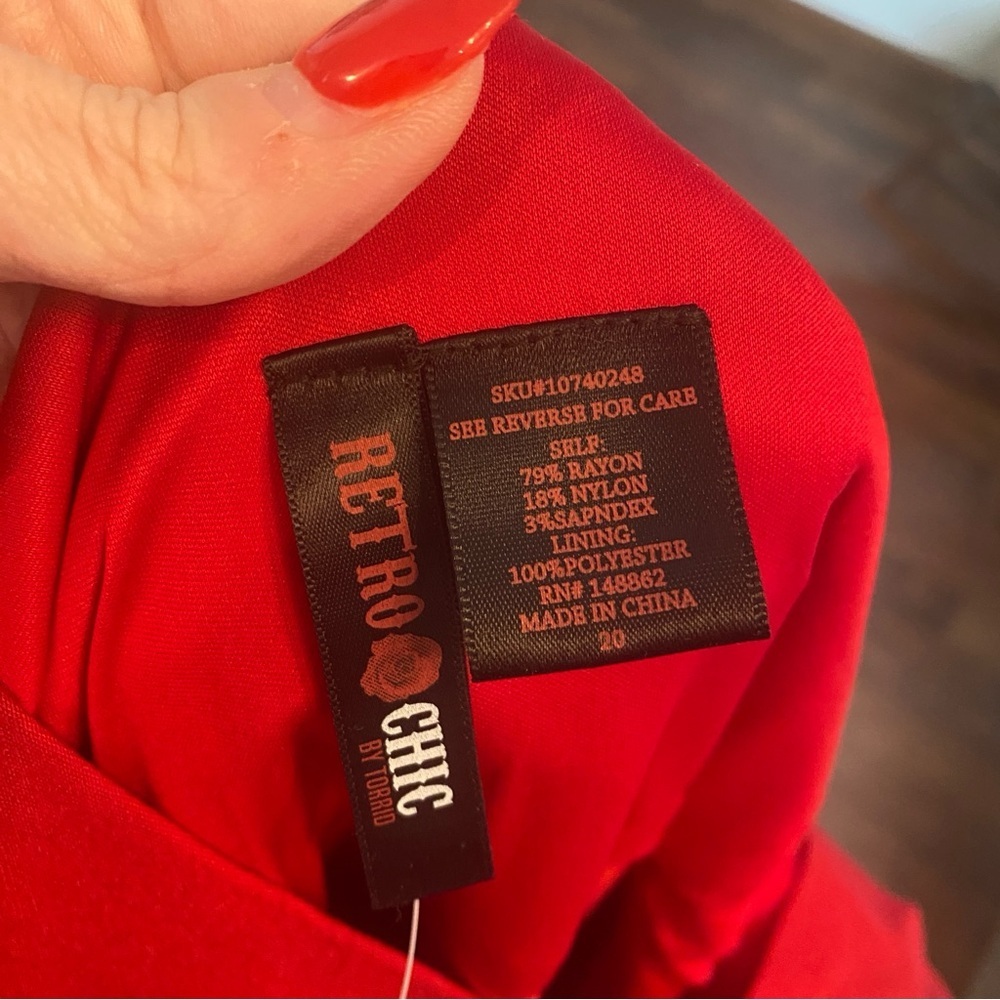 Torrid Retro Red Bow Front Bodycon Midi Dress Size 20 NWT - Picture 7 of 7